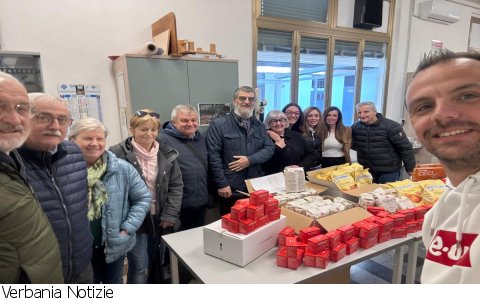 Verbania
E.ON consegna omaggi pasquali a Emporio dei Legami Verbania
E.ON consegna omaggi pasquali a Emporio dei Legami